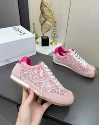 羅意威·LOEWE⛳️阿甘鞋，腳感無敵！年度暴走款 內增高德訓鞋！