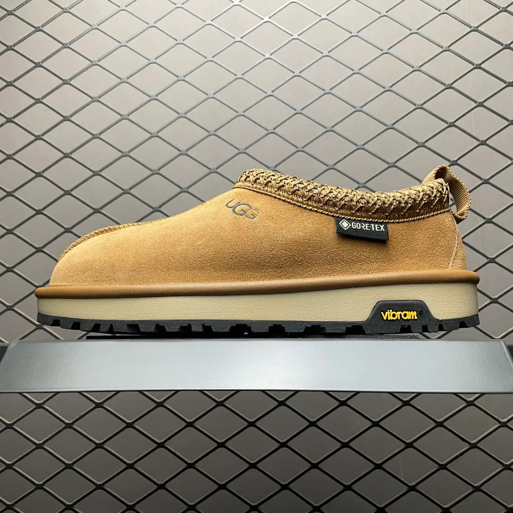 💰620   平臺外貿專供 UGG Tasman GTX 冬季中性雪地鞋 1172790 十年品牌製鞋代工廠生產線出品 注重每一處細節 隆豐A級真羊皮毛一體 完全遵循ZP工藝流程打造 尺碼：35 36 37 38 39 40 41 42 