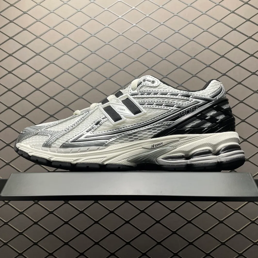 💰520 價格調整   純原 New Balance 新百倫 復古休閒跑步鞋 M1906RER 真正原廠資料開發 市售最高品質 原廠網紗 正確卡色皮料衝裁組合 匠心打造 鞋面鞋底工藝極其複雜 難度可想而知 新開獨立私模大底 全網唯一正確做