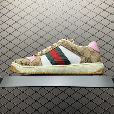 💰750 Gucci 古馳 Screener GG琺琅 復古老爹板鞋 海淘代購專供品質 正確楦型 正確固特異無膠走線工藝 配件齊全 進口皮料/原版毛巾內裡 匠心打造 其用料及細節已爭取最大限度還原 實拍如圖 所見即所得 謹防混賣 尺碼：3