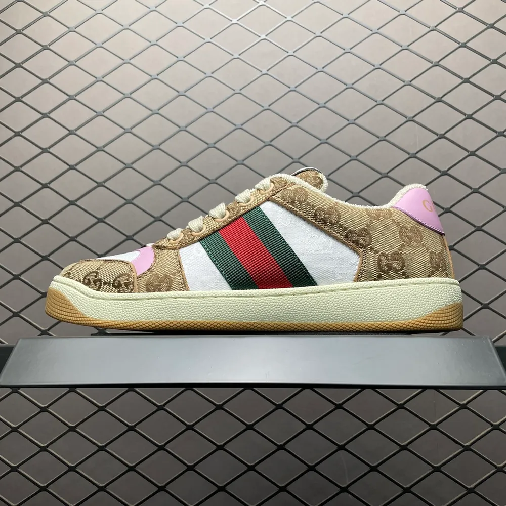💰750 Gucci 古馳 Screener GG琺琅 復古老爹板鞋 海淘代購專供品質 正確楦型 正確固特異無膠走線工藝 配件齊全 進口皮料/原版毛巾內裡 匠心打造 其用料及細節已爭取最大限度還原 實拍如圖 所見即所得 謹防混賣 尺碼：3