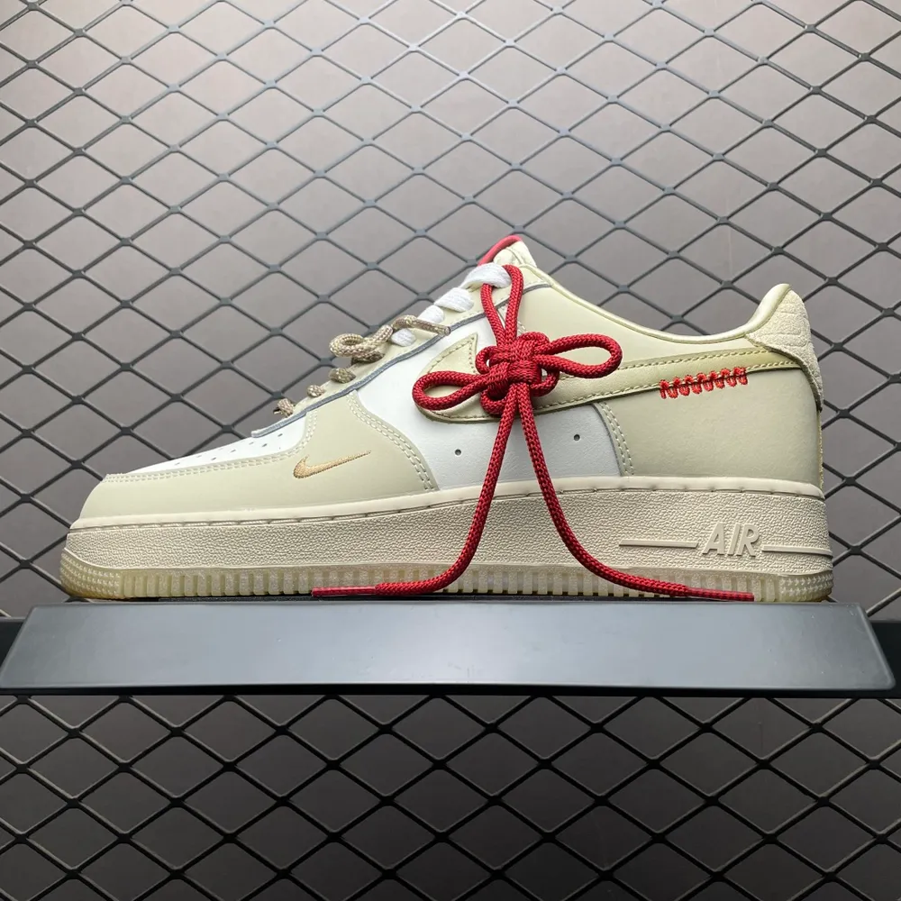💰620 純原NK Air Force 1  " Year Of The Snake " CNY 蛇年限定 空軍一號低幫休閒板鞋 HV5990-172 尺碼：36 36.5 37.5 38 38.5 39 40 40.5 41 42 42