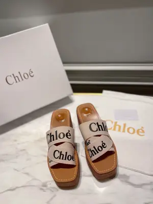 2021/Chloe（克洛伊）最新的交叉編織帶羅馬跛跟拖鞋