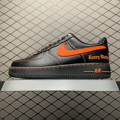 💰610 VLONE x NK Air Force 1 orang 黑橙 聯名款空軍一號低幫休閒板鞋 AA5360-001 外貿大廠純原生產線出品 原楦頭原紙板 打造純正空軍專注外貿渠道  採用頭層皮革鞋面材質 內建全掌真氣墊  原盒配件