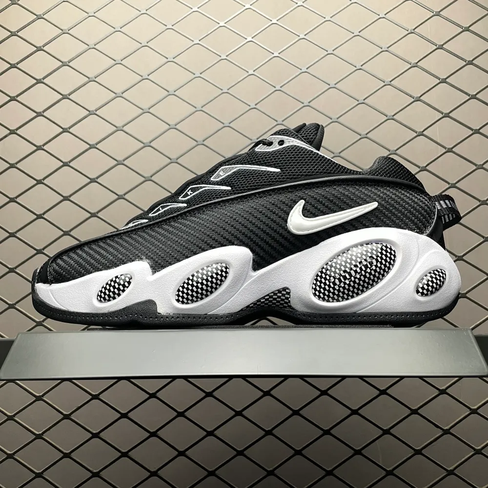 💰569 純原NOCTA x NK Glide 聯名款 復古運動鞋 DM0879-001 外貿專供品質 隆重介紹Drake與Nike的全新鞋款NOCTA Glide，它的設計靈感源自經典的Zoom Flight 95，並融合 NOCTA經