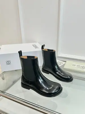 🆕💗【羅意威•Loewe】 火爆新款 配合整體原版楦型，時尚而個性好穿 顏色超讚