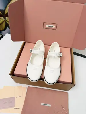 MIUMIU26新款 度假系列芭蕾舞鞋