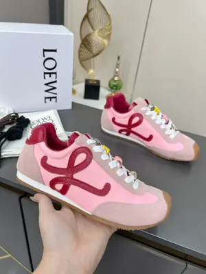 LOEWE羅意威二代Ballet Runner升級2.0給足界一些震撼，