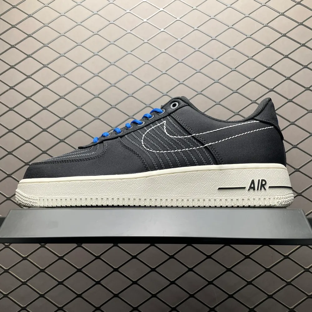 💰550 純原NK Air Force 1 Low 空軍一號低幫休閒板鞋 DA8301-100 原廠衝刀皮料切割乾淨 無任何毛邊 打造純正空軍 全掌內建蜂窩氣墊 原盒配件 原廠中底鋼印、拉幫完美 全套原楦原模傾力打造完美版型 尺碼：36 