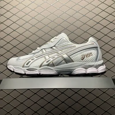 💰550 純原Asics 亞瑟士 GEL-NYC 低幫運動休閒跑步鞋 1203A542-100 尺碼：36 37 37.5 38 39 39.5 40 40.5 41.5 42 42.5 43.5 44 45 編號：25TDEF23