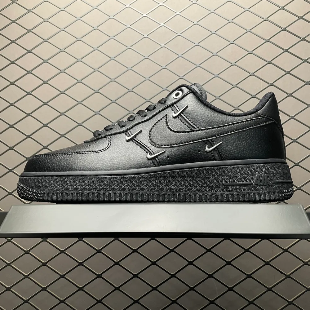 💰550 純原NK Air Force 1 Low 空軍一號低幫休閒板鞋 HQ1180-001 原廠衝刀皮料切割乾淨 無任何毛邊 打造純正空軍 全掌內建蜂窩氣墊 原盒配件 原廠中底鋼印、拉幫完美 全套原楦原模傾力打造完美版型 尺碼：36 