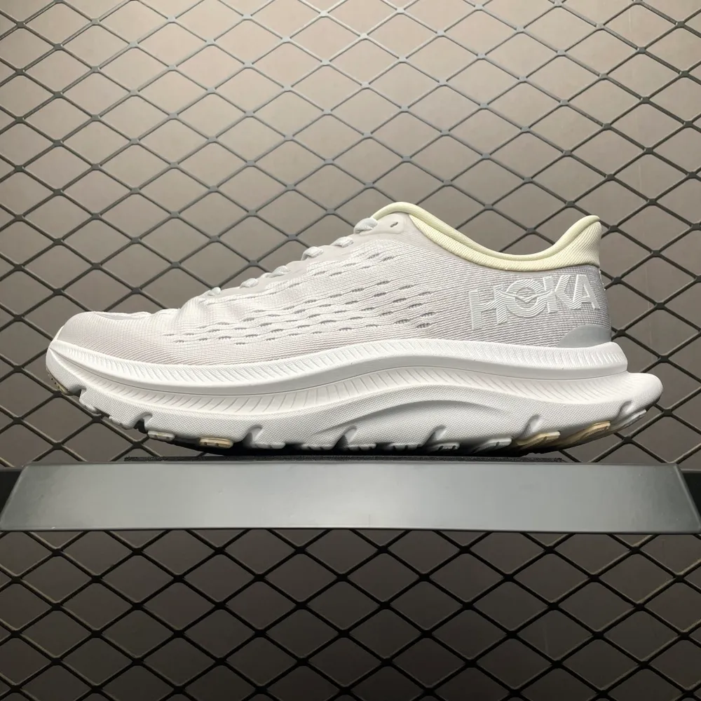 💰530   Hoka One One Kawana 卡瓦娜 超輕厚底網面輕量跑步鞋 1123164 尺碼： 36 36.5 37 38 38.5 39 40 編號：24UEFFH