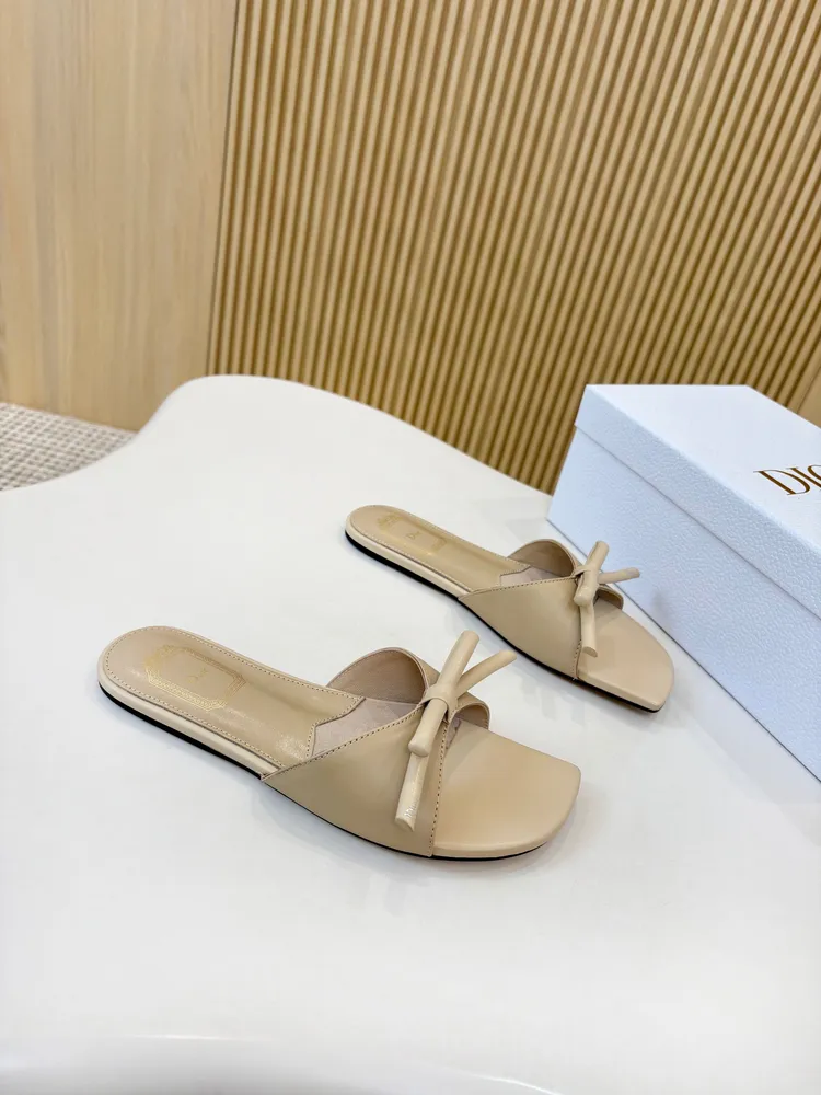 迪家2606新款，碼數:35-43碼，出廠價570（皮底加40）