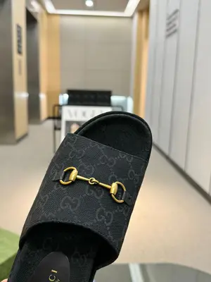 🔥【p600】全年出貨，古家最新限量厚底拖鞋 。頂級品質發售 購入正品開發 . 材質.工藝與原版一致