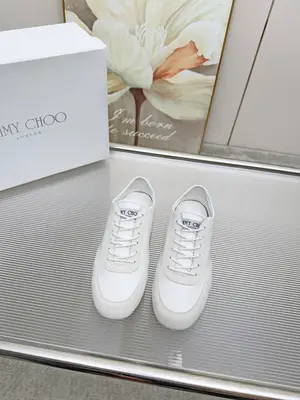 Jimmy choo（吉米•周）周仰傑2026春夏Sunny F系列運動鞋火爆上新🔥品牌Logo3D立體印刷技術 鞋面採用原版定製小牛皮➕羊猄拼接💥橡膠鞋底搭配複合鞋墊設計🎵舒適又輕盈鞋型外觀纖薄✨帶來流暢貼合的支撐與緩衝效果🌙盡顯