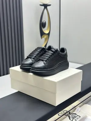 出廠¥💰670（🥇頂級版本🥇）。 全新升級經典麥坤小白鞋，