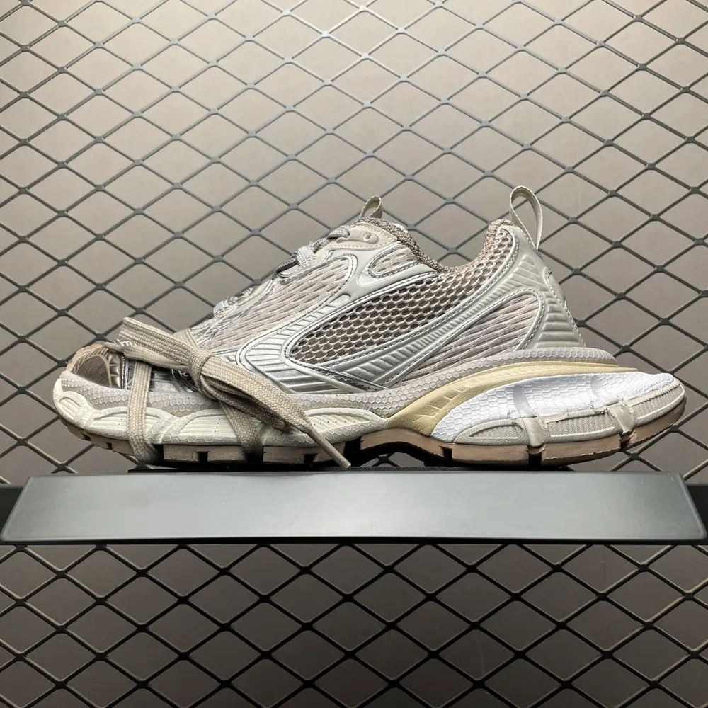 💰769 純原Balenciaga 巴黎世家 Phantom Sneaker 3XL 復古老爹鞋 巴黎世家十代 官方全套配件鞋盒 鞋帶 防塵紙配套齊全 尺碼：35 36 37 38 39 40 41 42 43 44 45 46 注意：尺
