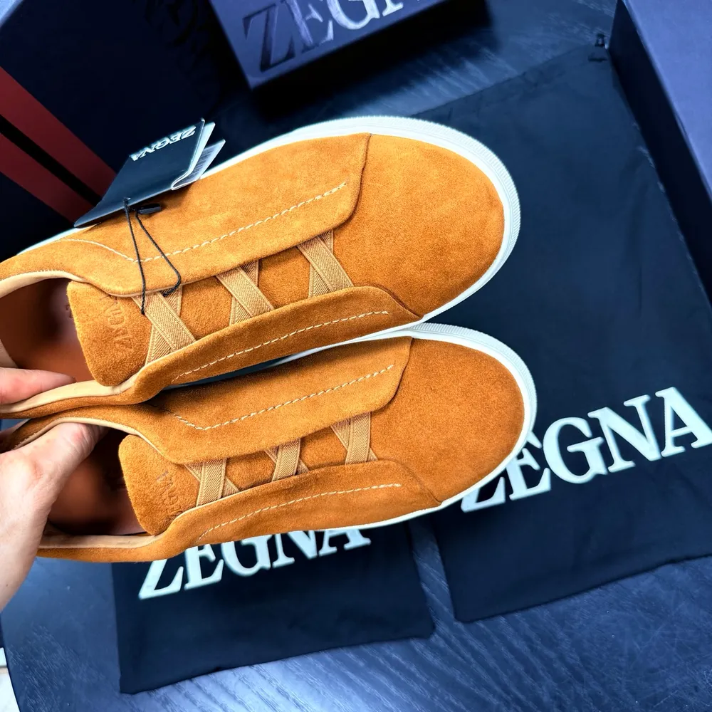 Zegna/傑尼亞 SECONDSKIN Triple Stitch™ 休閒運動鞋，棕黃麂皮官網同步