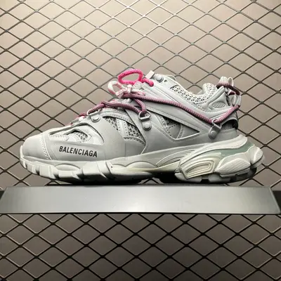 💰869 Balenciaga 巴黎世家 Track Sneaker 巴黎世家三代 戶外概念復古老爹鞋 老牌大廠純原版本出品 專櫃同步包裝 原裝大盒 細節精準對位官方 私模組合大底 從裡到外 最大尺度還原官方ZP 尺碼：35 36 37 