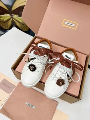 Miu Miu 25ss 新款英倫風小白鞋