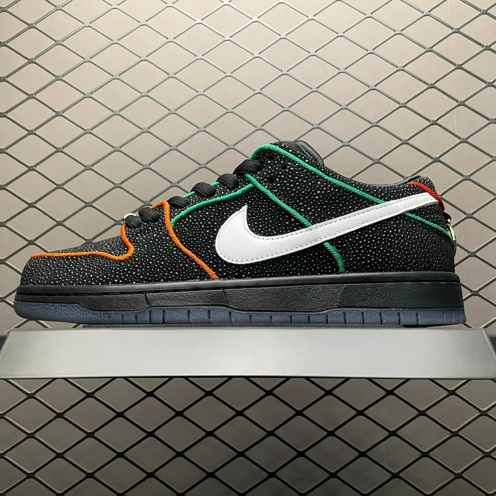 💰720 純原 Bronx Girls Skate x NK SB Dunk Low 聯名款 低幫休閒滑板鞋 HV1664-001  國內一線頭部大廠出品 全新楦頭 知名廠牌同源 品質毋庸置疑 實拍所見即所得 尺碼：40 40.5 41 