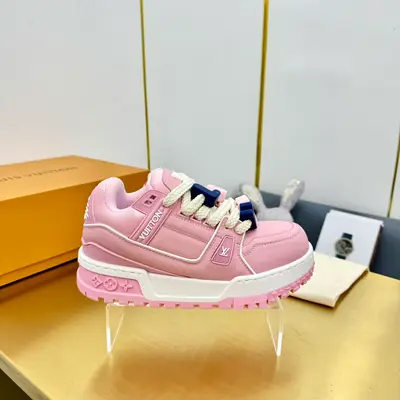 出：760💰胖頭尺碼35-46 L家驢牌Trainer20籃球運動男鞋 正品開發，歡迎大家找茬挑問題！以假亂真傻傻分不清楚 做夢少年率性出發。澎湃力量時刻在湧動。做出靈魂所在的鞋子不容易，每一個細節都是360度無死角 全牛皮鞋面+zp材料