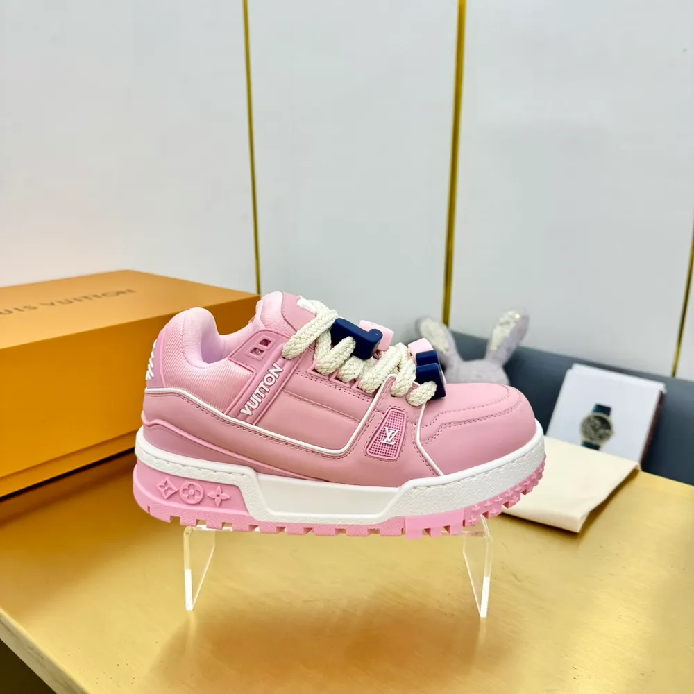 出：760💰胖頭尺碼35-46 L家驢牌Trainer20籃球運動男鞋 正品開發，歡迎大家找茬挑問題！以假亂真傻傻分不清楚 做夢少年率性出發。澎湃力量時刻在湧動。做出靈魂所在的鞋子不容易，每一個細節都是360度無死角 全牛皮鞋面+zp材料