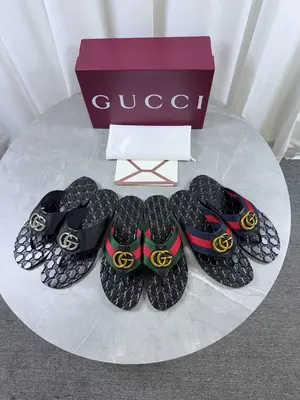 2026【Gucci】古琦雙G扣織帶方頭平底拖鞋，貿易公司訂單，面料小牛皮，內裡羊皮👮小蜜蜂大底超好看實物比鞋子好看1⃣0⃣0⃣倍[呲牙]Gucc早春經典爆款T字平底夾腳人字拖鞋🌼專櫃原版復刻1:1製作，G家標誌性進口牛皮鞋面搭配原版五