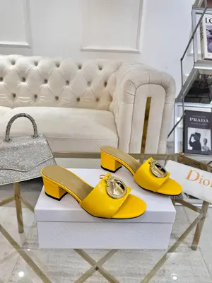 2026早春新款 Dior 牛皮面 羊皮內裡  跟高5.5cm   九色任選  碼數35-42  橡膠底出p580  真皮底+30
