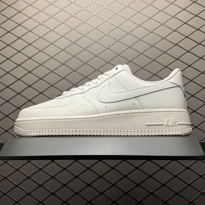 💰550 純原NK Air Force 1 Low 空軍一號低幫休閒板鞋 HJ3841-030 原廠衝刀皮料切割乾淨 無任何毛邊 打造純正空軍 全掌內建蜂窩氣墊 原盒配件 原廠中底鋼印、拉幫完美 全套原楦原模傾力打造完美版型 尺碼：36 
