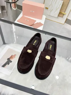 MiuMiu 24FW 走秀金幣樂福鞋