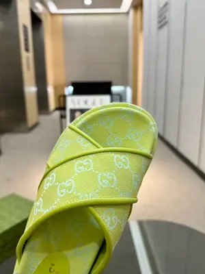 🔥【p590】全年出貨，】古馳Gucci最新限量厚底拖鞋 。頂級品質發售 購入正品開發 . 材質.工藝與原版一致