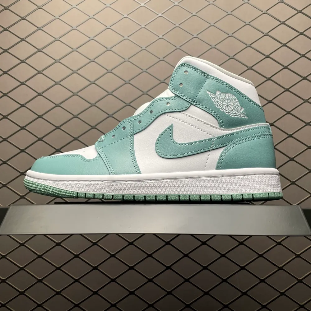 💰620 純原Air Jordan 1 Mid  AJ1喬1中幫文化籃球鞋 BQ6472-138 市售最高品質 原鞋開發 平臺訂單專用代工流水線打造 每一個配色均採購原鞋確認細節 認準細節實拍 尺碼：35.5 36 36.5 37.5 3