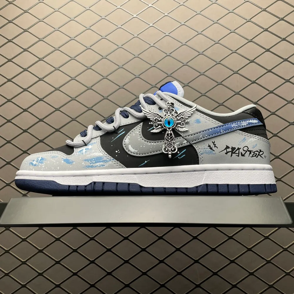 💰620 純原NK Dunk Low 客制款 低幫休閒板鞋 FQ8826-100 尺碼：40 40.5 41 42 42.5 43 44 44.5 45 46 編號：31YEFFJ