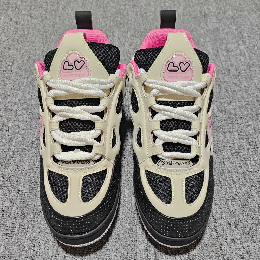 💰569   外貿走量專供 Louis Vuitton 路易威登 Skate 復古休閒板鞋 麵包鞋 大廠出品 品相完美 升級厚實抽屜禮品鞋盒及包裝說明書防塵布袋物件 尺碼：36 37 38 39 40 41 42