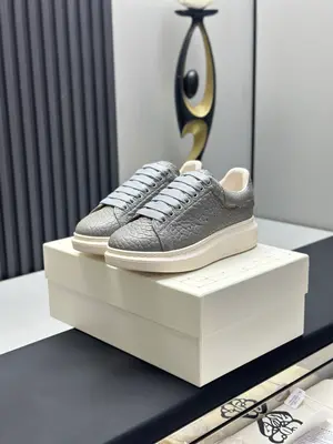 出廠¥💰670（🥇頂級版本🥇）。 全新升級經典麥坤小白鞋，