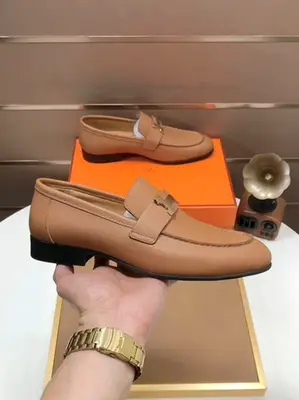 工廠💰【愛馬仕 HERMES】（牛皮內裡）🍀義大利頂級奢侈🍀他不追求新奇的款式和華麗的色彩，以其完美無瑕、優雅、經典的風格吸引著成功男士的青睞正裝皮鞋 這款非常非常舒適，簡潔穩重的款式讓您輕鬆搭配任何風格！版型絕對原版套楦1:1精製，