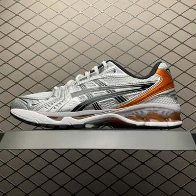 💰579  純原 Asics 亞瑟士 GEL-Kayano 14 低幫運動休閒跑步鞋 1201A019-109 尺碼：36 37 37.5 38 38.5 39 39.5 40 40.5 41.5 42 42.5 43.5 44 44.5