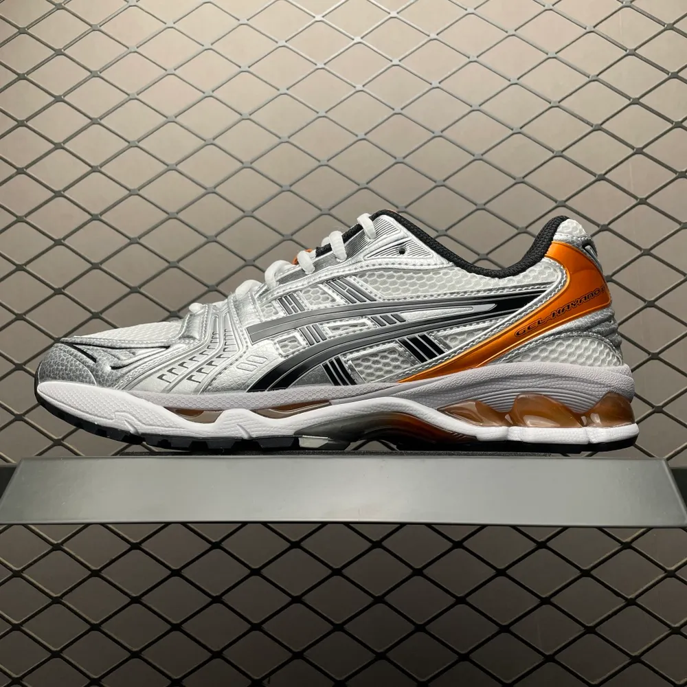 💰579  純原 Asics 亞瑟士 GEL-Kayano 14 低幫運動休閒跑步鞋 1201A019-109 尺碼：36 37 37.5 38 38.5 39 39.5 40 40.5 41.5 42 42.5 43.5 44 44.5