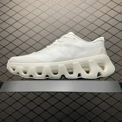 💰550 純原KITH x ON 昂跑聯名 Cloudswift K-Tech 1 系列 3MG10775560 低幫休閒跑步鞋 尺碼：36 36.5 37.5 38 38.5 39 40 40.5 41 42 42.5 43 44 44