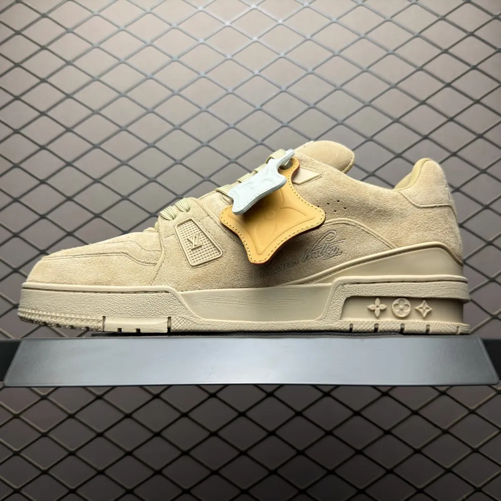 Louis Vuitton 路易威登 LV Trainer 低幫休閒板鞋 海淘代購同渠道品質 高階零售 外貿充正專供 原版購入開發 ZP級全套包裝 完美楦型 正確卡色 大底TPU 質感媲美原版 細節與原版一致 請注意區分市面通貨材 尺碼：3