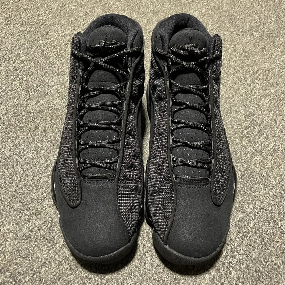 純原 Air Jordan 13 Retro " Black Cat " AJ13喬13 黑貓 男子文化籃球鞋 414571-011 全新訂單 高階零售 外貿混賣專供品質 國內專業AJ大廠出品 原廠楦頭紙板 原廠材料打造 原廠3D變色貓眼 
