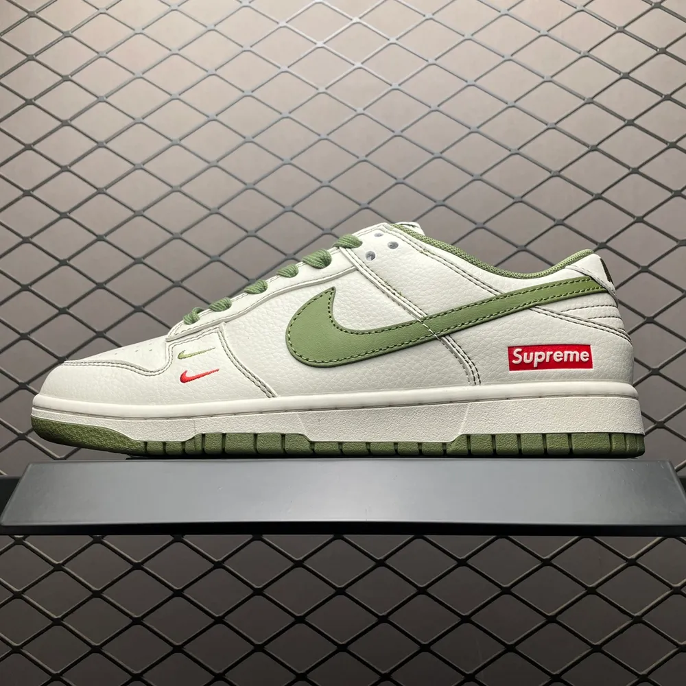 💰650 純原NK Dunk Low 客制款 低幫休閒板鞋 XX2025-319 尺碼：36 36.5 37.5 38 38.5 39 40 40.5 41 42 42.5 43 44 44.5 45 46 編號：33YEFF511