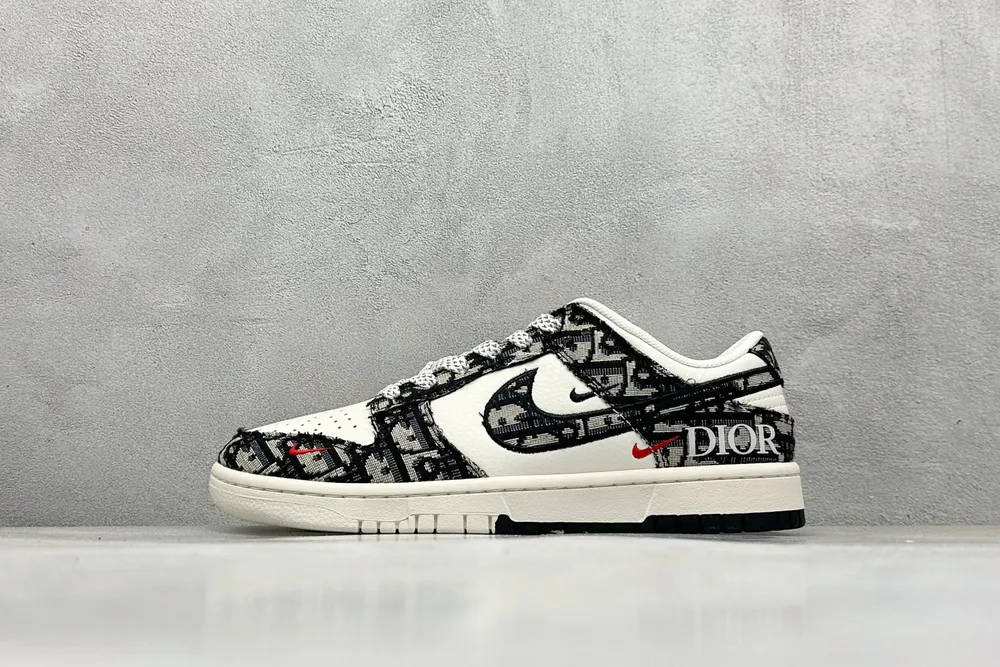 560💰