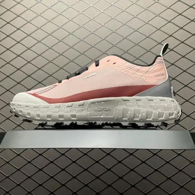 💰579 外貿熱款專供 Norda 諾達 001 Sneaker 網面越野跑步鞋 加拿大高階品牌 官方售價281K+ 運動通勤皆宜 非常時尚小眾且具有功能性的一款跑鞋 尺碼：36 36.5 37.5 38 38.5 39 40 40.5 