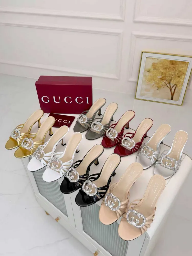 Gucci2026早春雙G水鑽高跟拖鞋，跟高8.5釐米。34碼—43碼（34、35不退換）像膠底p570。真皮底+30