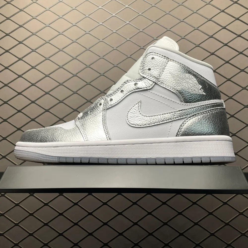 💰620 純原Air Jordan 1 Mid  AJ1喬1中幫文化籃球鞋 FN5031-100 市售最高品質 原鞋開發 平臺訂單專用代工流水線打造 每一個配色均採購原鞋確認細節 認準細節實拍