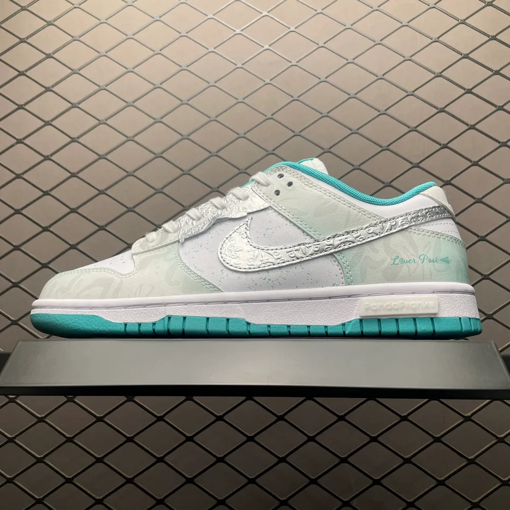 💰650 純原NK Dunk Low 客制款 低幫休閒板鞋 DV0833-102 尺碼：36 36.5 37.5 38 38.5 39 40 40.5 41 42 42.5 43 44 44.5 45 編號：33YEFFJ