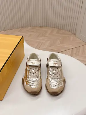出女p730 男+10 情侶款 Fendi 芬迪最新款 復古阿甘鞋 德訓運動鞋