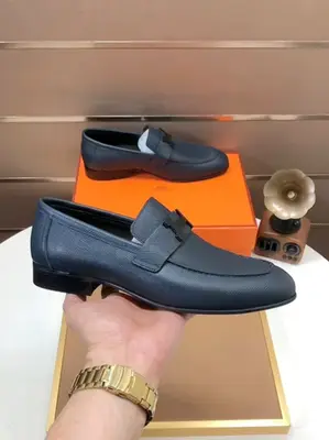 工廠💰【愛馬仕 HERMES】（牛皮內裡）🍀義大利頂級奢侈🍀他不追求新奇的款式和華麗的色彩，以其完美無瑕、優雅、經典的風格吸引著成功男士的青睞正裝皮鞋 這款非常非常舒適，簡潔穩重的款式讓您輕鬆搭配任何風格！版型絕對原版套楦1:1精製，